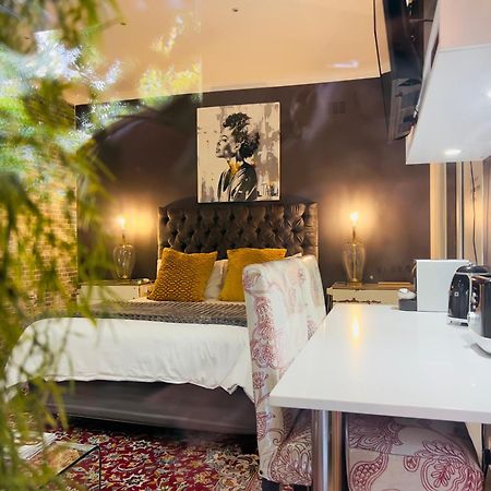 Art-Inspired Bedroom Close To Cbd Mossel Bay Exterior foto