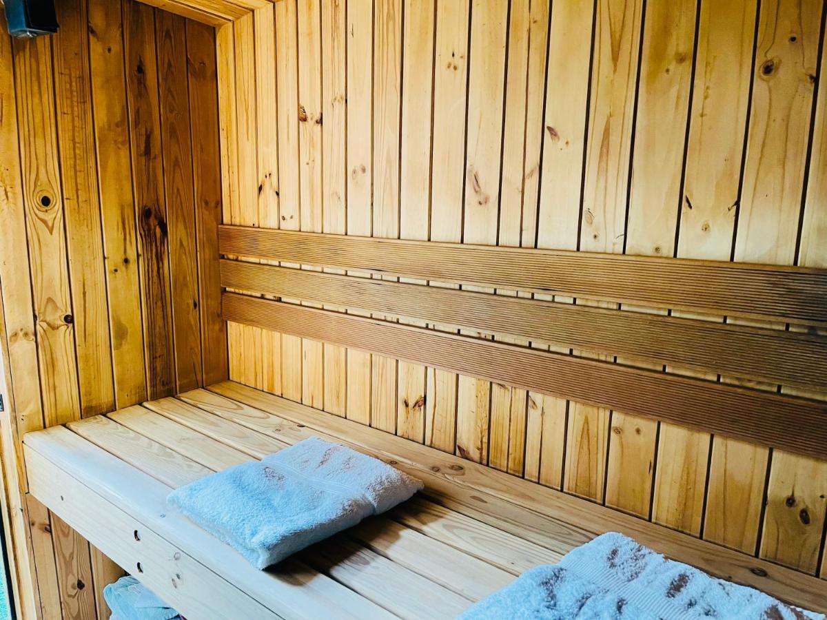 Art-Inspired Bedroom Close To Cbd Mossel Bay Exterior foto